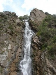 Тургенское ущелье.
Вид по дороге к водопаду и водопад.
