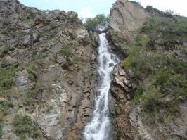 Тургенское ущелье.
Вид по дороге к водопаду и водопад.