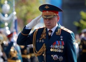 Каковы времена, таковы и фуражки. По Сеньке шапка, не по Хуану сомбреро.))