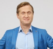 Он больше похож на Рожкова из Уральских пельменей