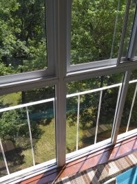 Класс, я себе панорамные окна на лоджии поставил, сижу балдею. А столик типа этого, только складной.