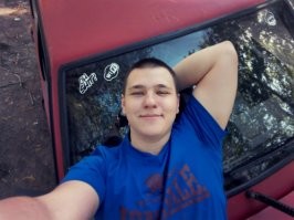 Водитель: 
Его девушка: