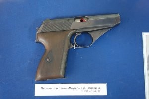 Не всё Маузер, что в кино показывают. ))