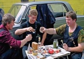 Это берлоги буржуинов!Пролетариям ближе и понятнее,вот так...Красота!