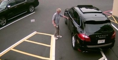 редкое явление: нерест Porsche Cayenne.