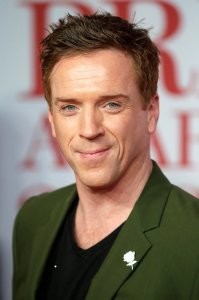 Соглашусь. Красотой он не блистает, но очарование и актерский Дар очень ярок.