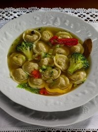 Образ пельменей в демотиваторах