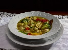 Образ пельменей в демотиваторах