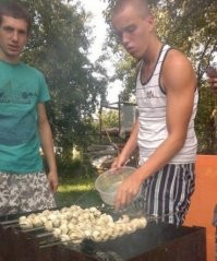 Образ пельменей в демотиваторах