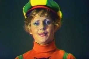 Нуко-ся, разойдись малышня сороколетняя.