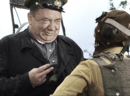 "Макарыч, принимай аппарат! Махнул, не глядя!"