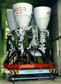 Гордится чем-то не разбираясь в теме, это неуважение к предмету гордости, разве нет? Поясню - на Атлас 5 устанавливают 1 двигатель РД-180. Просто двигатель 2х камерный и имеет 2 сопла. И по сути это половинка советского РД-170 созданного для Энергии