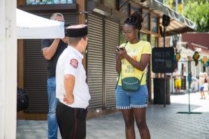 Симпатичная негритоска ..., пощадить.