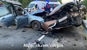 Авария дня. В лобовом столкновении пострадали три человека