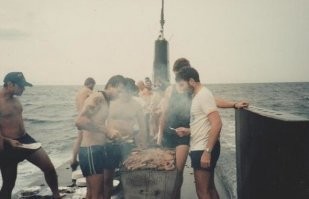 Только не все являются подводниками на этой фотке