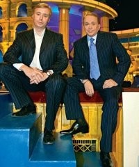 Все кто близок к АМИК и КВН давно знают, что Масляков-старший знатный самодур. Тщеславен, горделив, высокомерин.
Масляков-младший скрытый гей. Женат для отвода глаз.