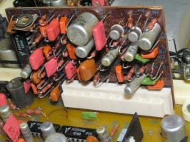 Поржал. Приведённая картинка плотного японского монтажа весьма неуместна. Эта плата от видеомагнитофона "Электроника-508М-видео"