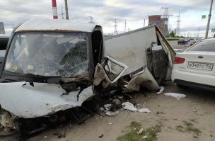 Авария дня. В Чебоксарах ГАЗель вылетела на встречную полосу