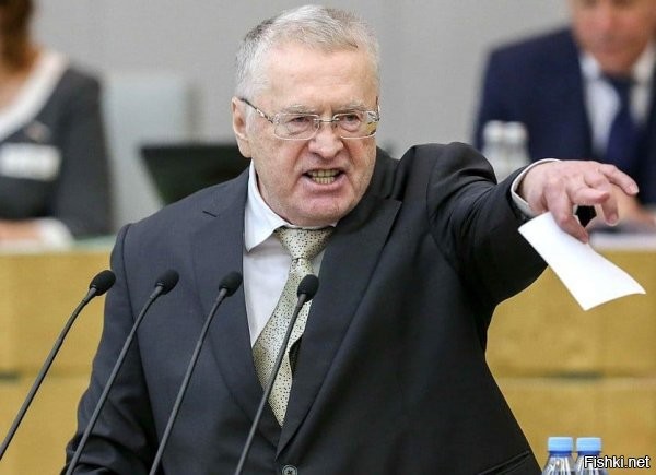 Весенний Владимир. За трибуной.

Ох и постарел он