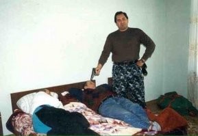 Сломайте ракету или я убью его!