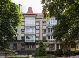 А вот как преобразили советскую архитектуру в России