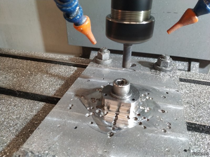 Вот работа станка с ЧПУ: