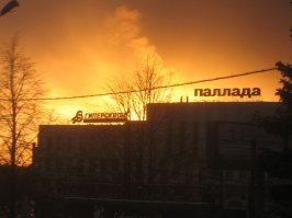 Вот такой закат-пожар я наблюдал из своего окна.