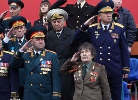 А Терешкова всего 1 раз Герой СССР! Плюс стала героем Болгарии, Чехословакии и т.д. Плюс дважды героем стала лётчица Валентина Гризодубова - героем СССР и соцтруда. Ну, если не считать "ряженых"! Хотя непонятно, как можно быть дважды героем. Это как дважды народный артист или трижды мастер спорта.