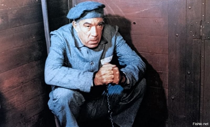 Придёт жених из дома казённого...