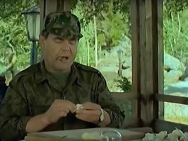 Пельмени считаются исконно русской пищей, хоть и пришли к нам из Сибири.Пельмени всему голова, пища на первый взгляд не притязательная, но если соблюсти пропорции... ( Классный фильм)