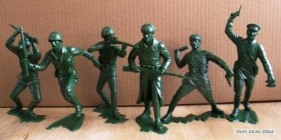 А эти шедевры?... Какая анатомия, какая динамика, какие эмоции!!!
Где это сейчас, в "покемонах"???