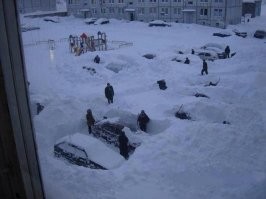 Вот единственный оправдательный снимок. Тут "по ходу" весь город  засыпало...
А все остальные фото - х..ня, а не "отмазки"...