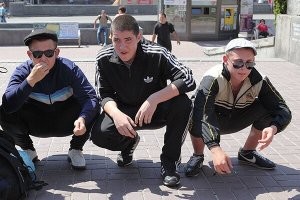 Хотите сделать ваше мероприятие " пафосным"? 
Профессиональные гопники, помогут вам. 
Всего 1000 р. и мы не пройдет к вам.