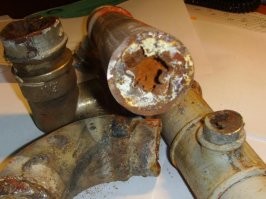 Водопроводчик Вася подтверждает: бутилированная вода - кака.