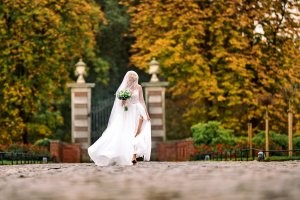 Свадьба - это еще один повод показать всем свои ноги