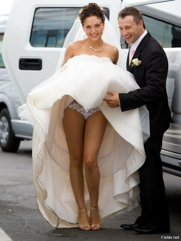 Свадьба - это еще один повод показать всем свои ноги