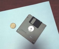 Нашел при раскопках старинного здания конца ХХ-го века. Кто знает что это?