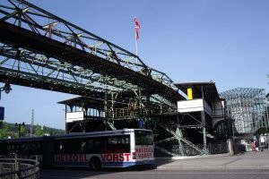 Ни чего там не поменялось.
Всё так же трамваи ходят.