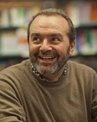 Лже-экспедитор похитил ну очень много матрасов в магазине Петербурга