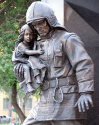 Памятник пожарным и спасателям