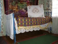 Кровать должна быть такой.