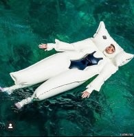 Для тех кто не любит полумер. Если упал в воду лицом вверх хрен утонешь, если лицом вниз хрен спасешься.