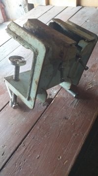 Нашел в гараже. Что это? К чему приспособить?