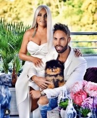 сзади крадется адский сотона.