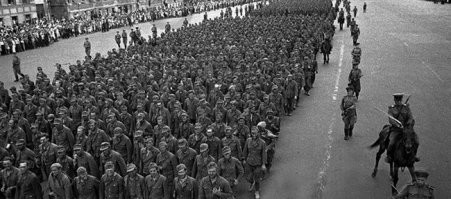 Добавь фоток в альбом.