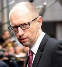 И никакого праздника!

Цэ ж Сеня Яйценюх в детстве. Из за того, что родители наряжали его как девочку, это дало психологичскую травму и он вырос бандеровским дегенератом и выродком.