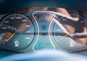 Афтар, чего ты тут пытаешься втюхать про 981км???
Там 983км!!!