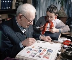 У дедушки на  одной странице марок порядка на 100 тыс рублей по нынешним временам.
Негашеные с наклейками:  челюскинцы, антивоенная и Московское метро, все 1935 г.