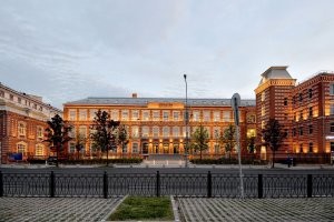 Бывшая кондитерская фабрика "Большевик" на Ленинградке в Москве, где еще совсем не так давно можно было купить оригинальные торты в магазинчике при фабрике... Сейчас это бизнес-центр.