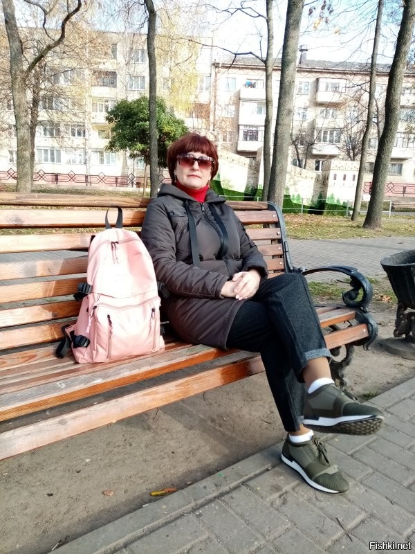 Борщ.
 Готовлю всё.
 Продукты обычные, что продаётся на на рынках.
 Магазины засрари российскими невкусными и дешёвыми товарами.
Почему борщ?
 Готовит женщина борщ, сижу, внимательно смотрю записываю по минутам. Готовлю. Вроде-бы борщ.
 Лучше женщины никто у тебя не уберётся, никто лучше её не приготовит...борщ.